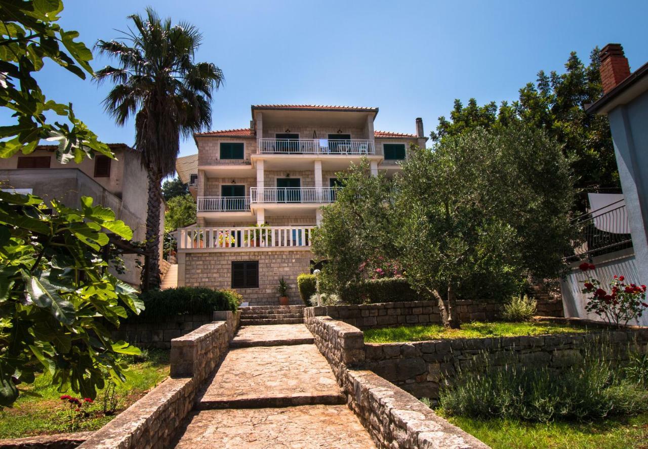 Ceratonia Apartments Lovište Esterno foto